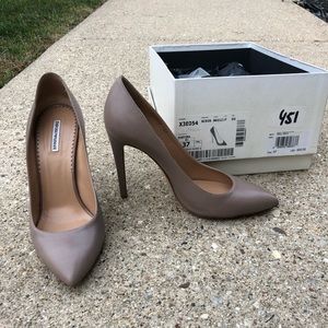 Emporio Armani original dusty beige genuine leather pumps